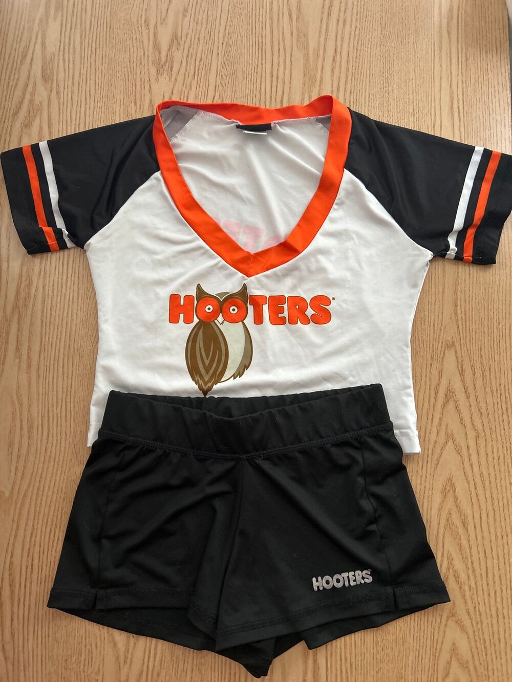 B85 Womens Hooters Girl VNeck Football Jersey Style Crop Top Shorts Xs 11.5-14.5